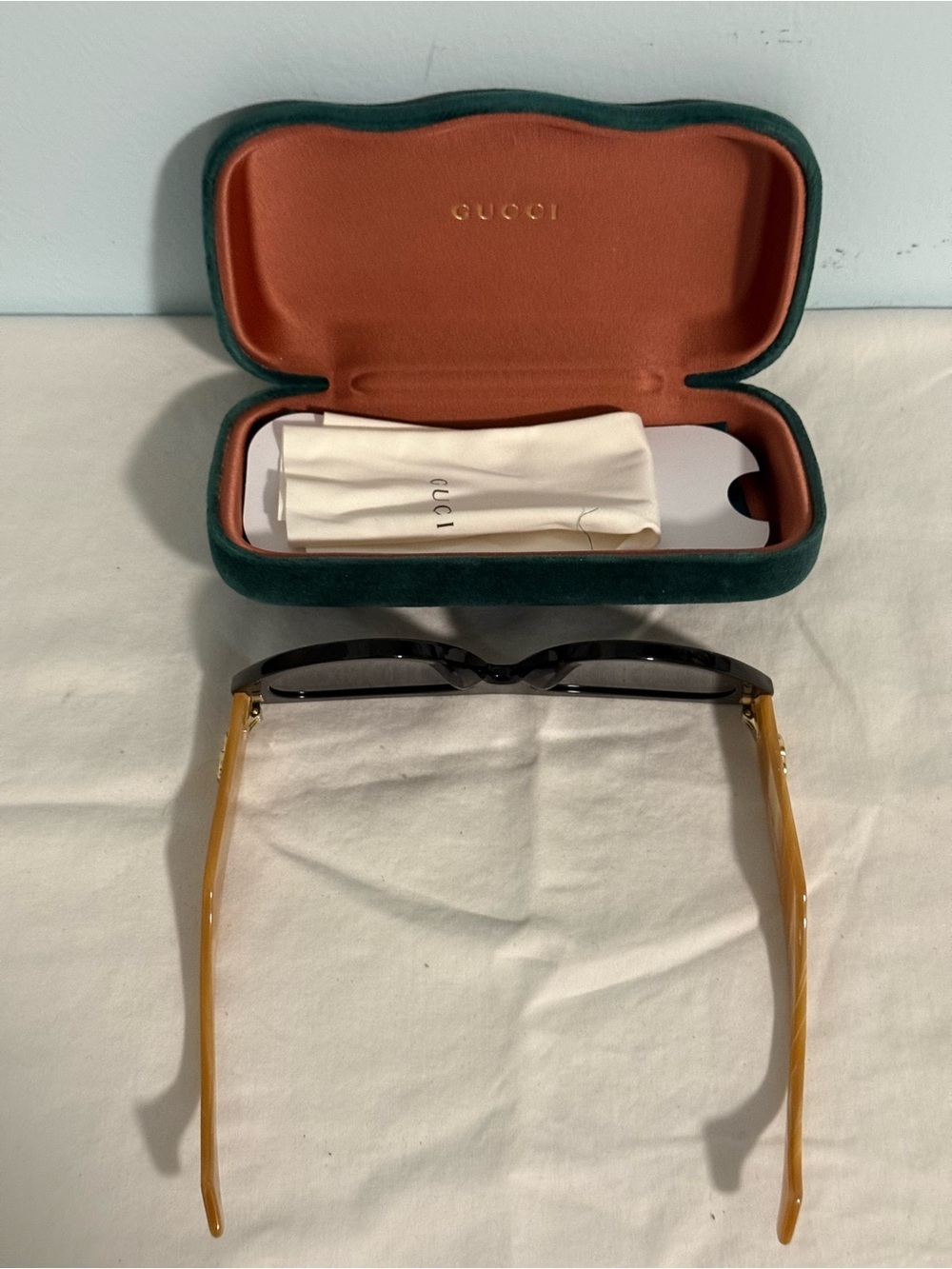 Gucci Blush Pink and Black Cat Eye Sunglasses Luxury Logo Temples! Made in Italy - Picture 10 of 15